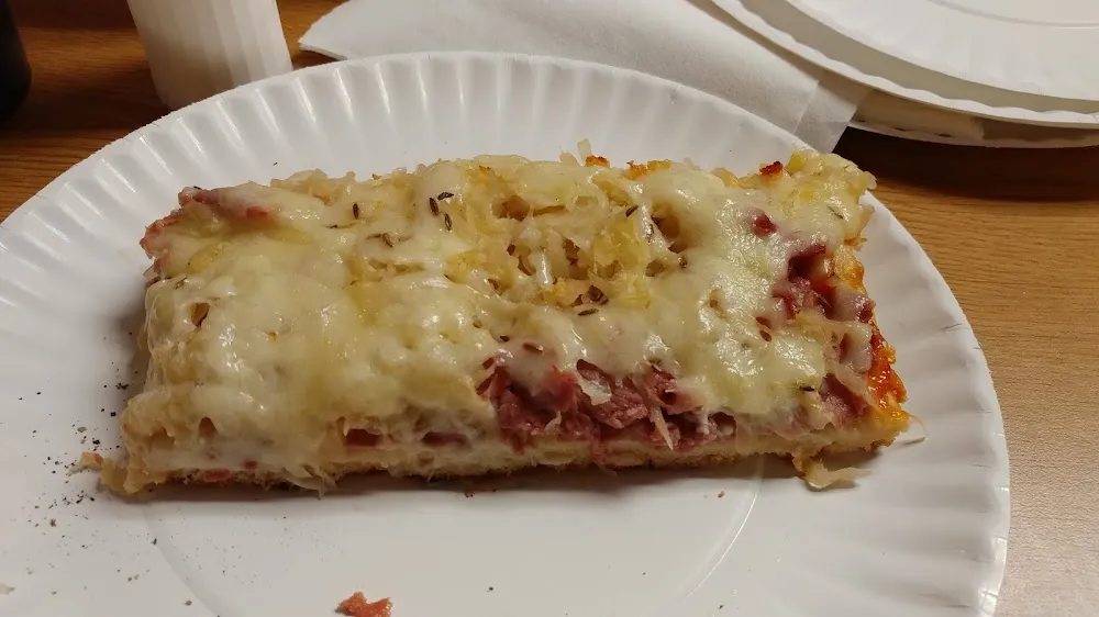 Reuben Pizza