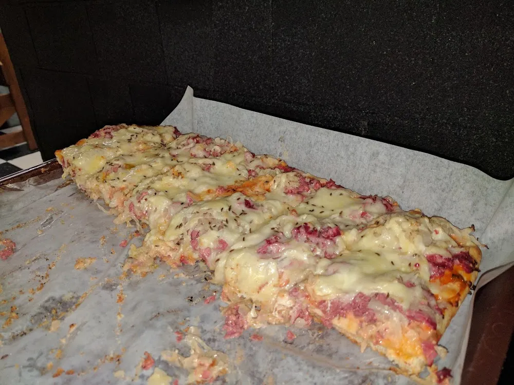 Rueben Pizza